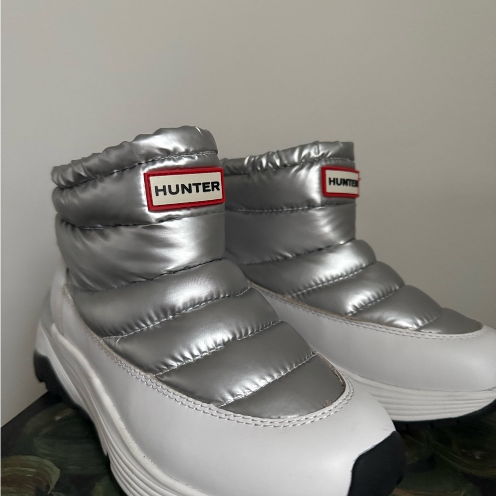 Hunter Metallic Silver and White Winter Boots